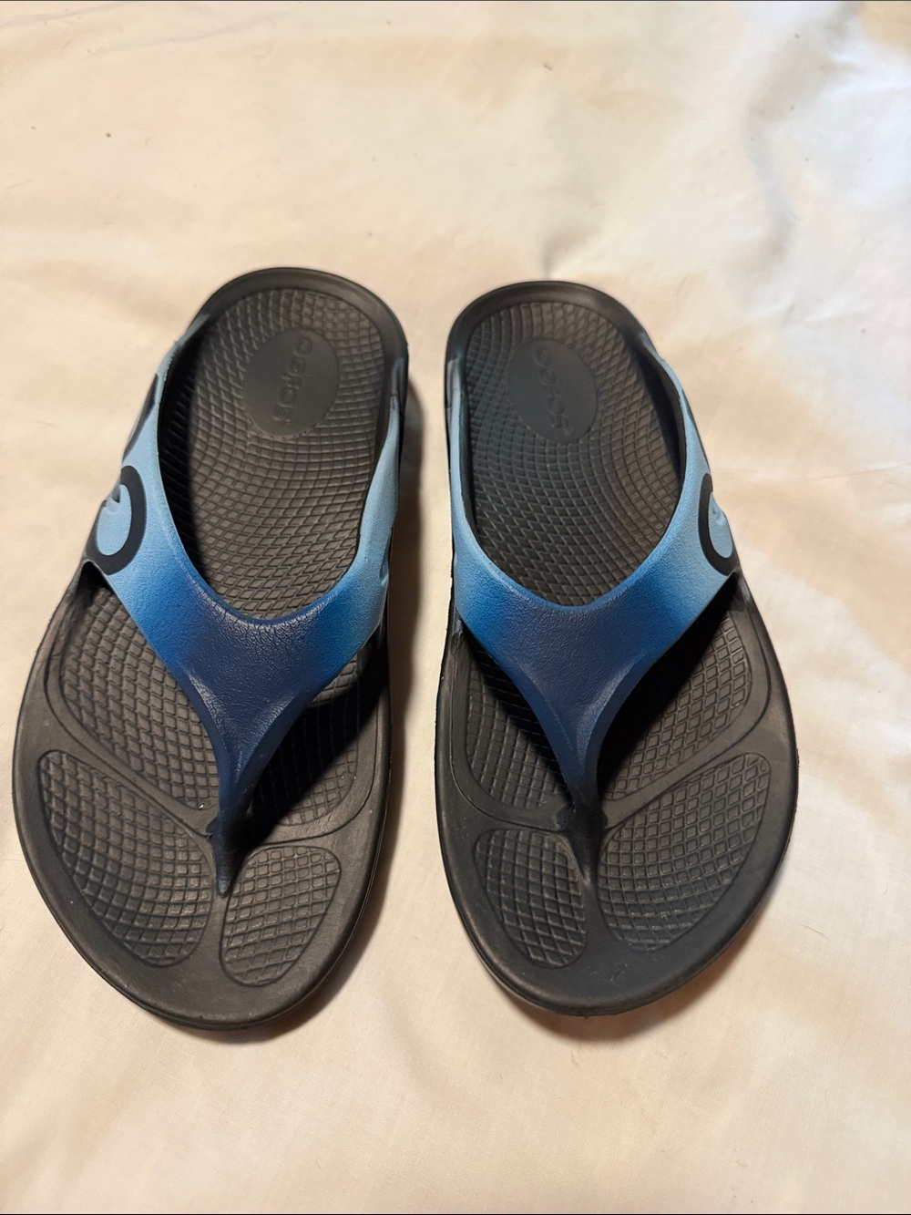 OOFOS Blue and Black Men's/Oversized Flip Flop Sandals